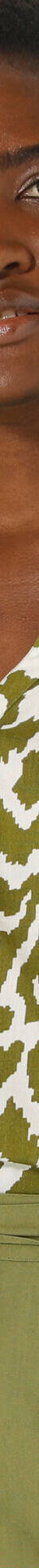 Blouse bicolore col tunisien, manches coudes smockées (beige / vert) Blouse bicolore col tunisien, manches coudes smockées (beige / vert)
